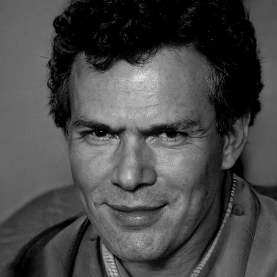 Óliver Torregrosa, analista financiero senior
